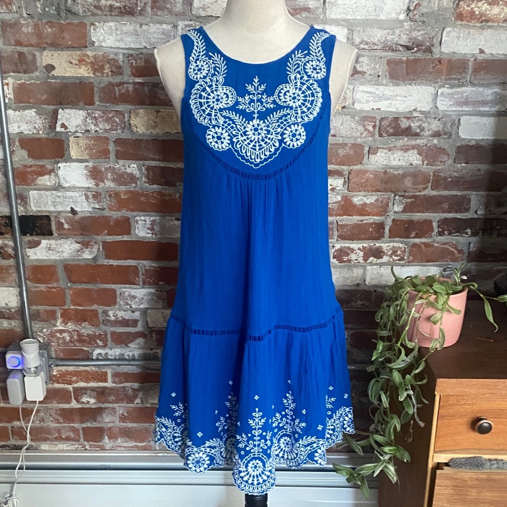Anthropologie Meadow Rue Sapphire Sleeveless Embroidered Scalloped  Dress Size M